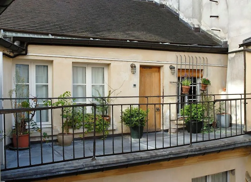 Nest In Paris Apartment 0*,  France